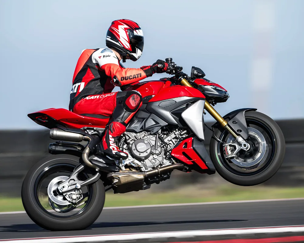 ducati v2 streetfighter