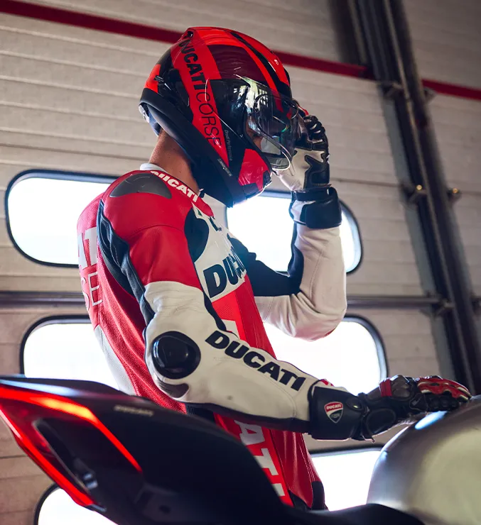 Tienda online Ducati Madrid equipamiento y boutique